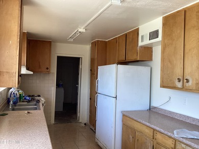 Great Location right off Alameda and Yarbrough. 3 bedroom/2 bath