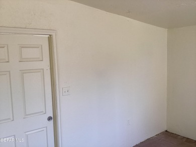 Great Location right off Alameda and Yarbrough. 3 bedroom/2 bath