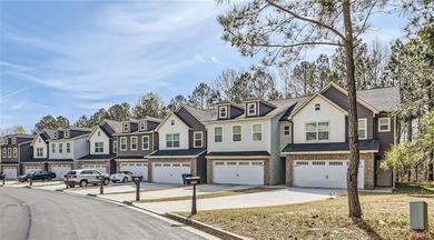 Green Valley Lake Townhome/Townhouse For Sale in Fairburn Georgia