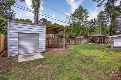 Ideally situated in the heart of Savannah, this beautifully - photo 33