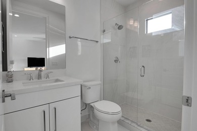 Modern 2023 McIntosh 2 Signature Collection home in the gated - photo 35
