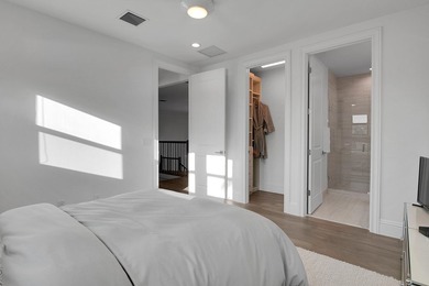 Modern 2023 McIntosh 2 Signature Collection home in the gated - photo 37