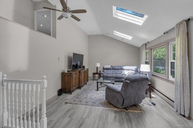 Welcome to this beautiful 4-bedroom, 2-bathroom Colonial ideally - photo 6