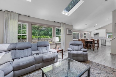 Welcome to this beautiful 4-bedroom, 2-bathroom Colonial ideally - photo 7