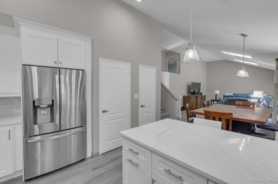 Welcome to this beautiful 4-bedroom, 2-bathroom Colonial ideally - photo 10
