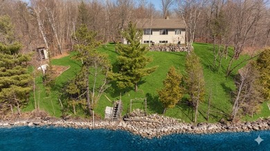 Discover your perfect lakeside retreat on stunning Boy Lake, one - photo 2