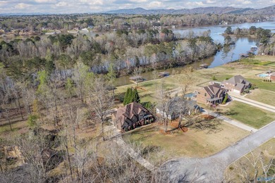Welcome to your sanctuary in The Bend subdivision. Tucked away - photo 2