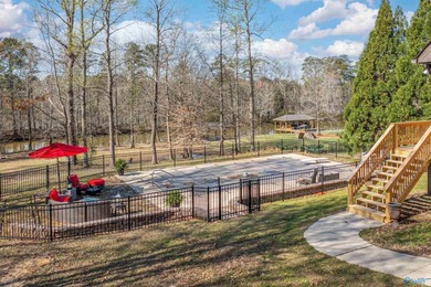 Welcome to your sanctuary in The Bend subdivision. Tucked away - photo 3