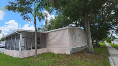 Move right into this stunning, fully updated manufactured home - photo 12