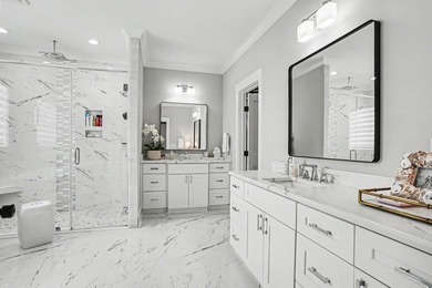 Welcome to luxury living in Waterway Palms Plantation, one of - photo 4