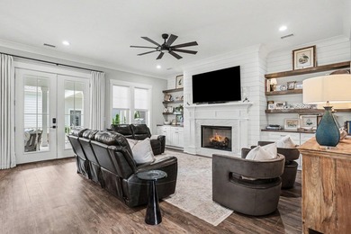 Welcome to luxury living in Waterway Palms Plantation, one of - photo 5