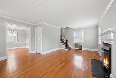Welcome home to this classic 3-bedroom, 1.5 bathroom Colonial - photo 5