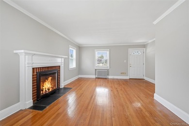 Welcome home to this classic 3-bedroom, 1.5 bathroom Colonial - photo 6