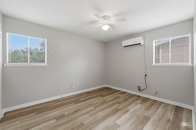 Cute as can be! This adorable 2 bedroom, 1 bath home is move-in - photo 18