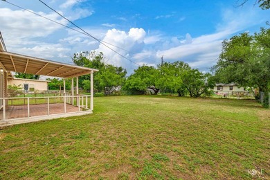 Cute as can be! This adorable 2 bedroom, 1 bath home is move-in - photo 24