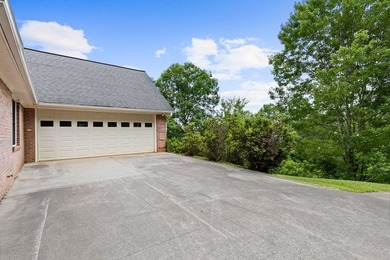 Welcome to 177 Shangri La Drive, a private mountain retreat - photo 33
