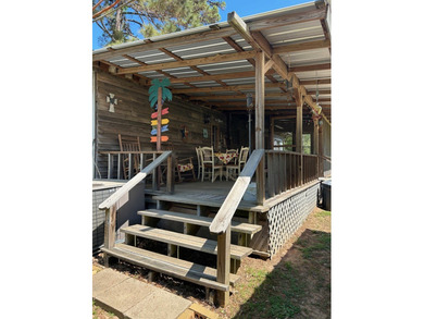 Nestled just one block from Toledo Bend Lake, this tidy two-bed - photo 4