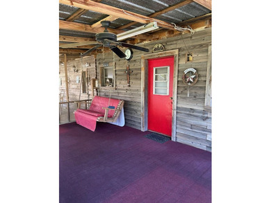 Nestled just one block from Toledo Bend Lake, this tidy two-bed - photo 7