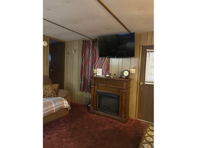 Nestled just one block from Toledo Bend Lake, this tidy two-bed - photo 8