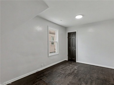 Beautifully renovated Cape Cod in Euclid offering the perfect - photo 11