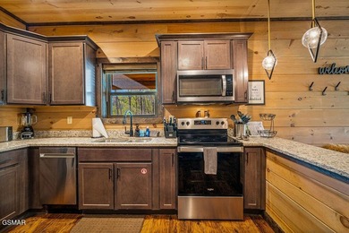 TOTAL SMOKY MOUNTAIN EXPERIENCE! Pine Top Escape is a stunning - photo 16