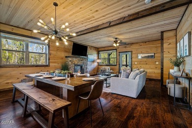 TOTAL SMOKY MOUNTAIN EXPERIENCE! Pine Top Escape is a stunning - photo 17