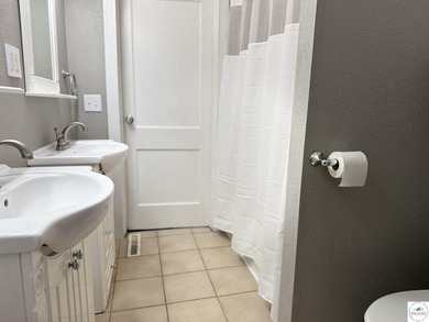 This Large 5 bedroom, 3 bath home combines comfort and - photo 17