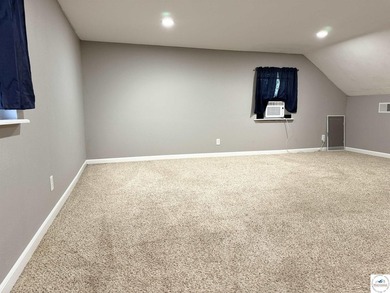 This Large 5 bedroom, 3 bath home combines comfort and - photo 20