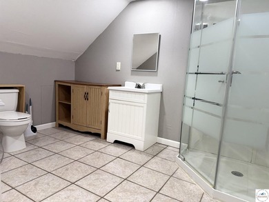This Large 5 bedroom, 3 bath home combines comfort and - photo 22