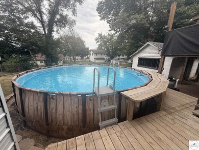 This Large 5 bedroom, 3 bath home combines comfort and - photo 29