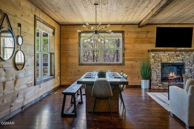 TOTAL SMOKY MOUNTAIN EXPERIENCE! Pine Top Escape is a stunning - photo 30