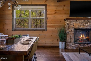TOTAL SMOKY MOUNTAIN EXPERIENCE! Pine Top Escape is a stunning - photo 31