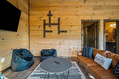 TOTAL SMOKY MOUNTAIN EXPERIENCE! Pine Top Escape is a stunning - photo 46