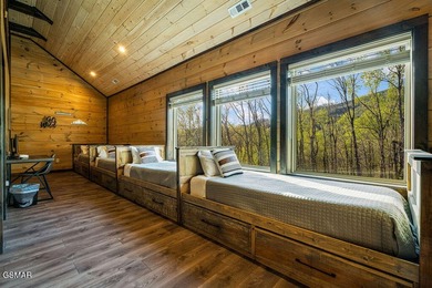 TOTAL SMOKY MOUNTAIN EXPERIENCE! Pine Top Escape is a stunning - photo 48