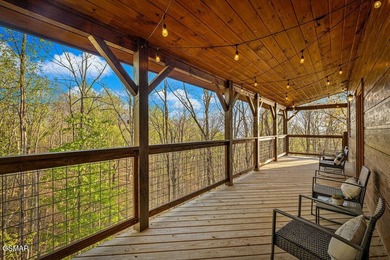 TOTAL SMOKY MOUNTAIN EXPERIENCE! Pine Top Escape is a stunning - photo 58