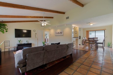 Oversize corner lot 3 bedroom, 2 bath, 2 car garage in Jupiter! - photo 5