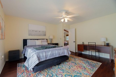 Oversize corner lot 3 bedroom, 2 bath, 2 car garage in Jupiter! - photo 7