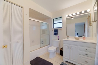 Oversize corner lot 3 bedroom, 2 bath, 2 car garage in Jupiter! - photo 9