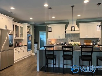 Stunning 4BR/3.5BA home with high-end finishes throughout! Open - photo 7