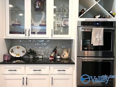 Stunning 4BR/3.5BA home with high-end finishes throughout! Open - photo 10