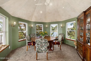 A rare opportunity to own a distinguished waterfront estate on - photo 14