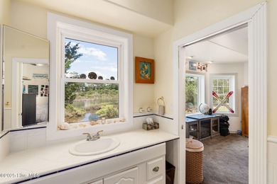 A rare opportunity to own a distinguished waterfront estate on - photo 25