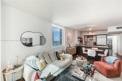 Beautiful corner unit at 500 Brickell, offering 2 bedrooms, 2