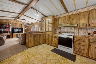Whether you're searching for a weekend lake camp or a full-time - photo 1