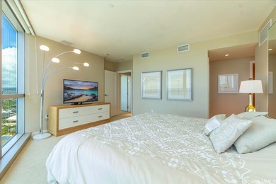 Jewel in the Sky! Modern, luxurious penthouse living with - photo 10