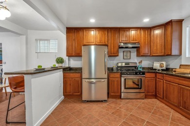 Welcome home! This adorable 2-bedroom, 1-bathroom house has been - photo 11