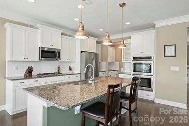 Move-in ready Lake Norman lifestyle home. 5 bed, 4 bath, 2,945 - photo 11