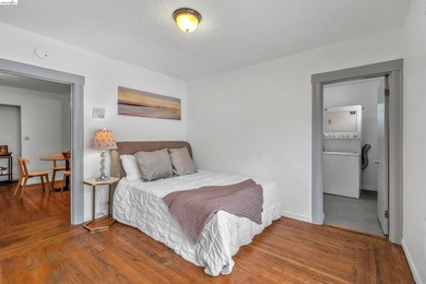 Welcome home! This adorable 2-bedroom, 1-bathroom house has been - photo 14
