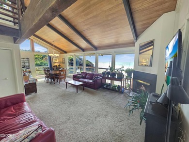 Experience the ultimate coastal lifestyle in this three-story - photo 14