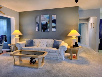 Under contract-accepting backup offers. Wow! Major price - photo 6